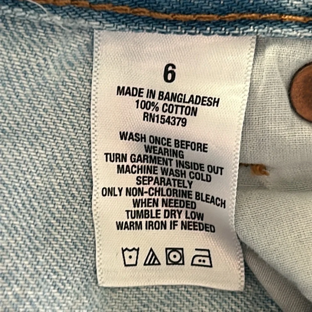 Aeropostale MOM jeans size 6 cotton distressed